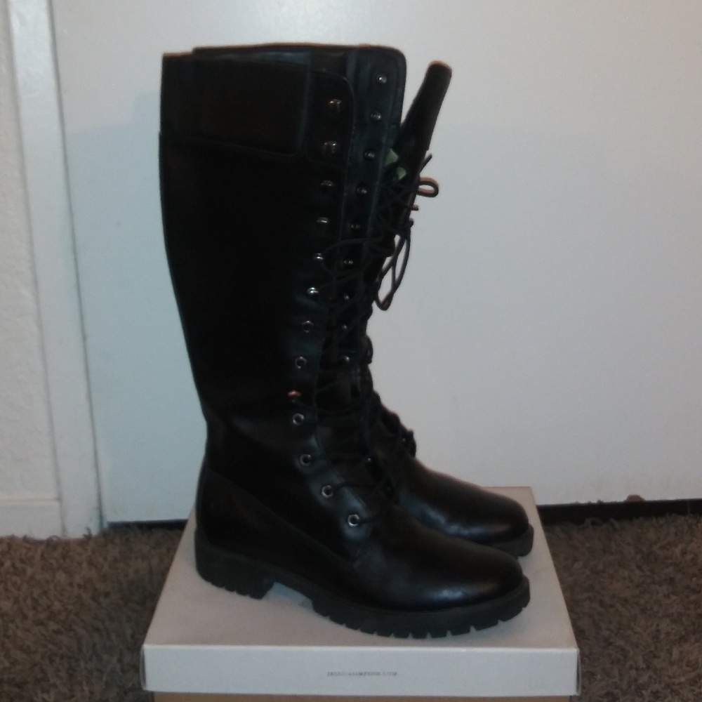 Combat boots